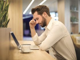 9 Cara Mengatasi Mata Lelah di Kantor yang Bisa Kamu Lakukan dengan Mudah 1 cara mengatasi gangguan mata lelah di kantor